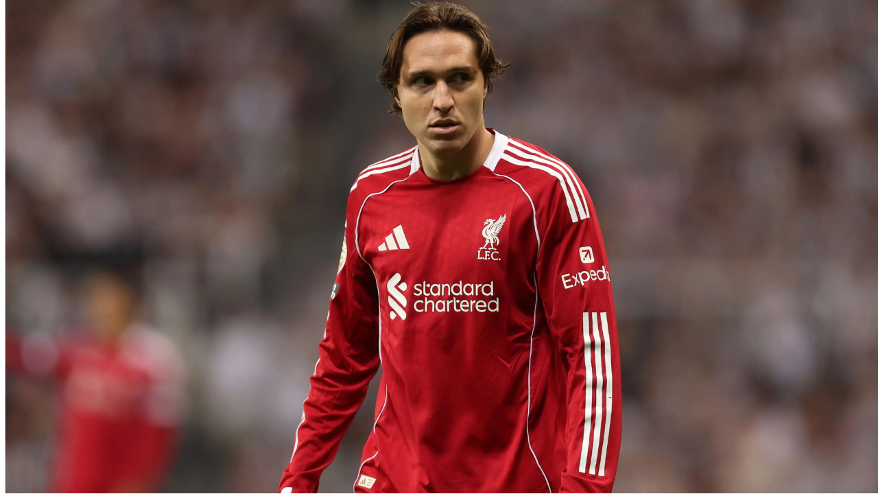Chiesa Masuk Skuad UCL Liverpool: Strategi Cerdas atau Keadaan Terpaksa?