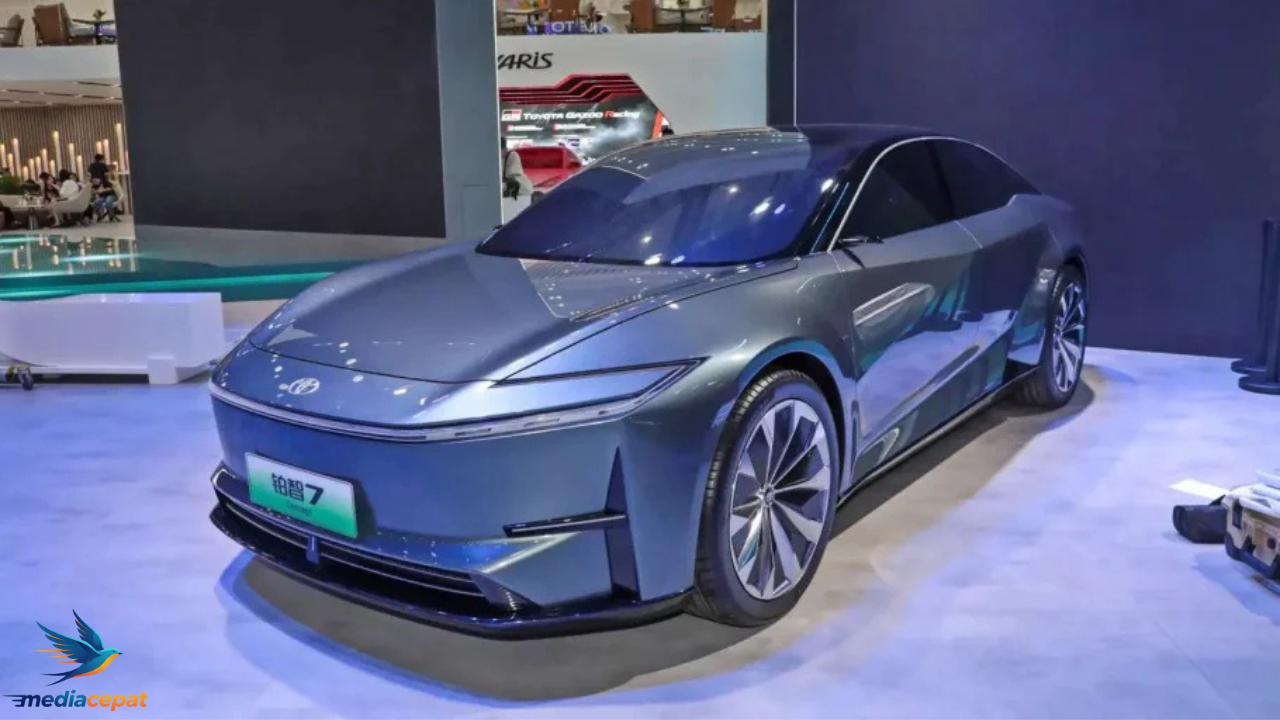 Toyota bZ7 Meluncur! Mampukah Jadi Raja Sedan Listrik China?